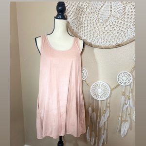SOCIAL LITE Light pink velvet dress